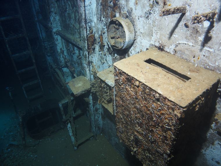 Eagle & Spiegel Grove Wrecks